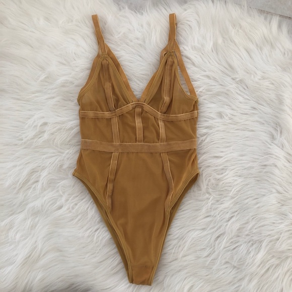 BUNDLE of 2 Bodysuits, size XS/XXS - Picture 5 of 5